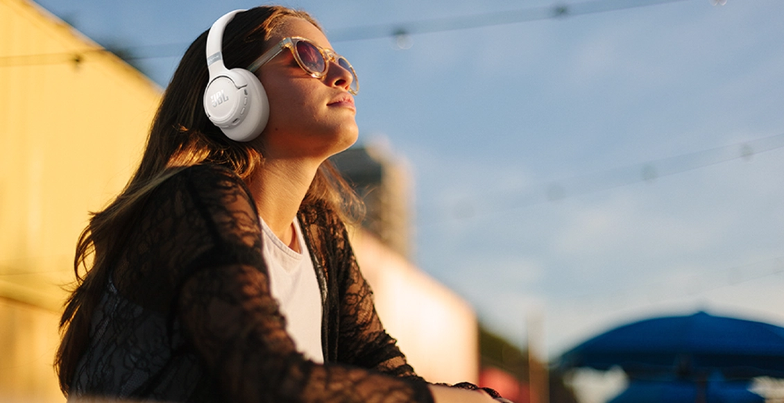 Беспроводные наушники JBL Tune 780NC чёрный Беспроводные наушники JBL Tune 780NC чёрный - 1